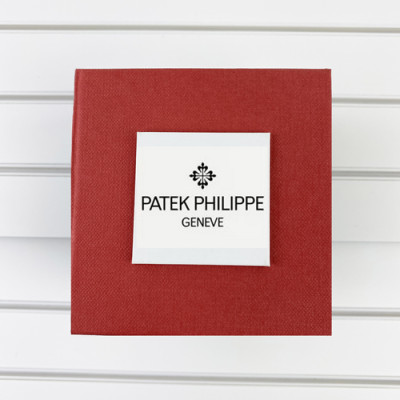Коробочка з логотипом Patek Philippe Red