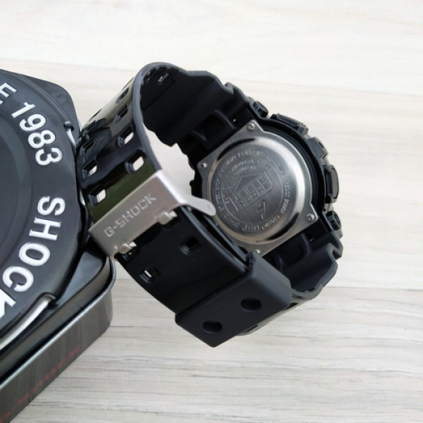 Casio G-Shock GA-110 Black-Gold New
