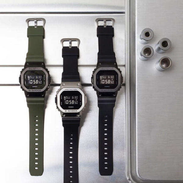 Casio G-Shock GM-5600  Black-Silver
