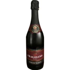Напій на основі вина Fragolino Rosso Veroni Di Marko 7% 0.75 л
