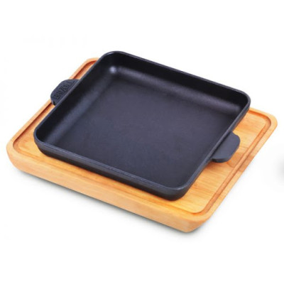 Сковорода чугунная квадратная Brizoll HoReCa 180х180х25 мм с деревянной подставкой, 181825Н-Д-plv, Brizoll