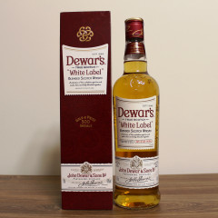 Виски Dewar's White Label от 3 лет выдержки 0.7 л 40% в подарочной упаковке